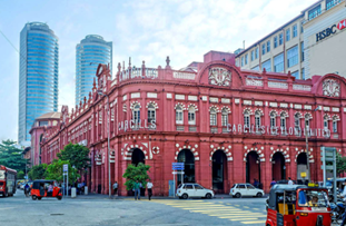 Colonial monuments & local market area